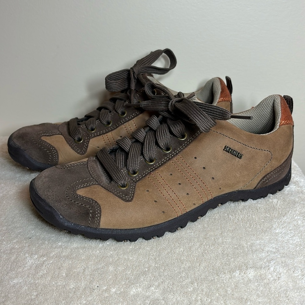 Skechers Women's Signalize Lace Up Brown Leather Upper Casual Sneaker Size 8.5
